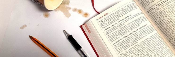 Cannettes et gobelets interdits dans les salles de lecture - BSB 2026